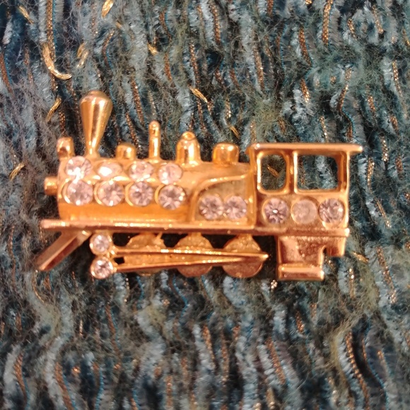 Train Engine Brooch Pin - Picture 2 of 4